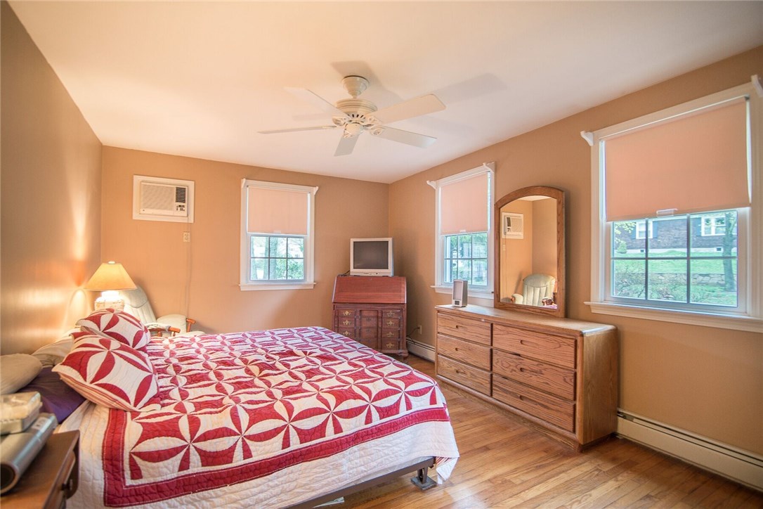 4 Surrey Road Barrington, RI 02806 - Photo 13 of 19