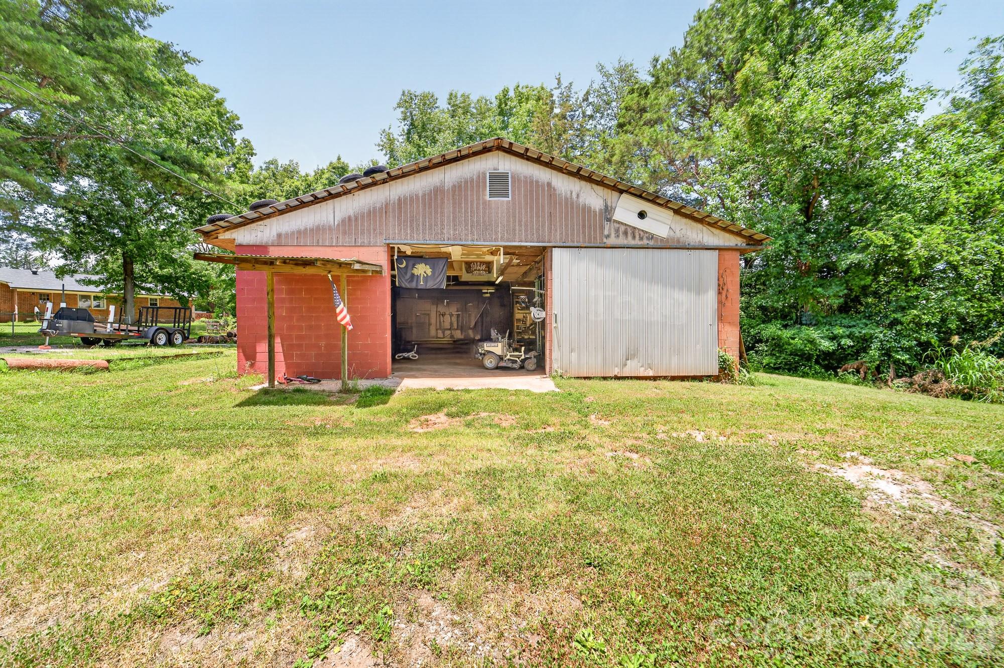 2446 Woods Road York, SC 29745 - Photo 18 of 37