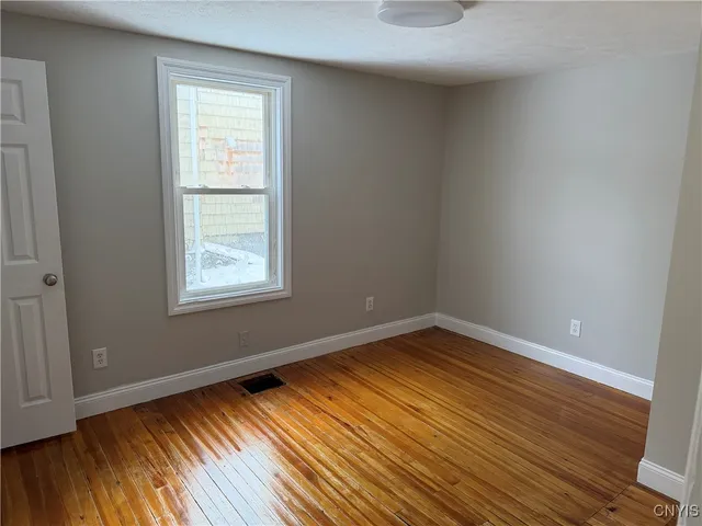 $1,295 | 215 James Street, Unit 1, Lenox, NY 13032