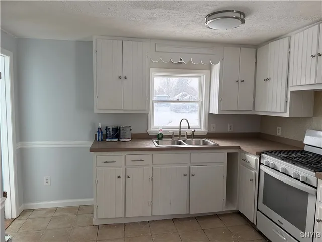 $1,295 | 215 James Street, Unit 1, Lenox, NY 13032