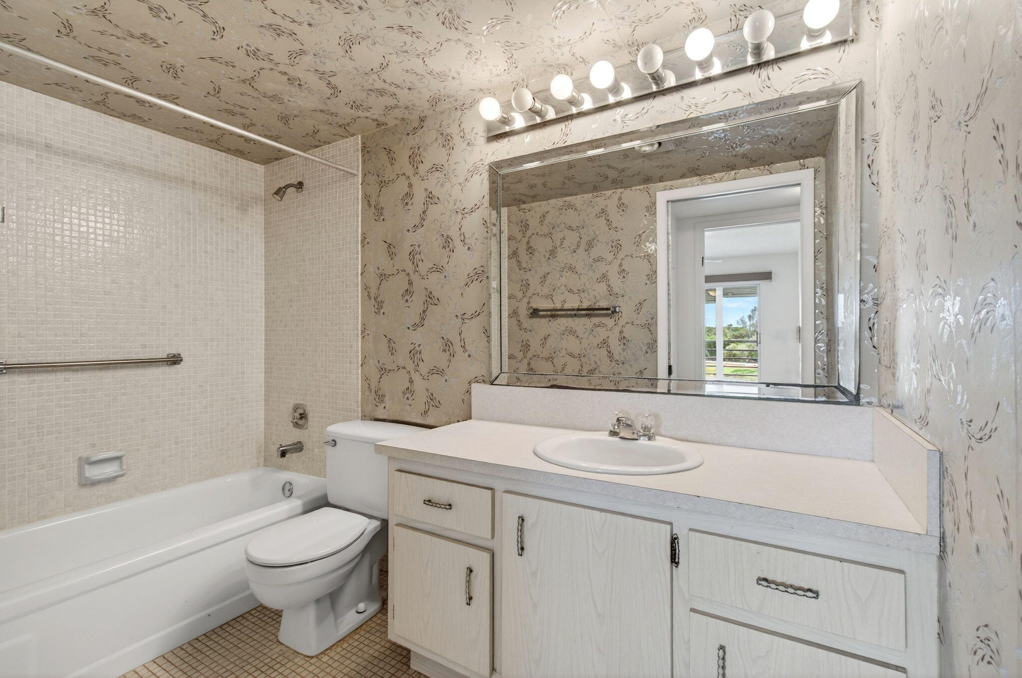 3044 Lincoln A Boca Raton, FL 33434 - Photo 38 of 100 44-web-or-mls-DSC_3594
