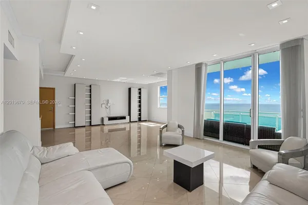 $6,500 | 3001 South Ocean Drive, Unit 1611, Hollywood, FL 33019