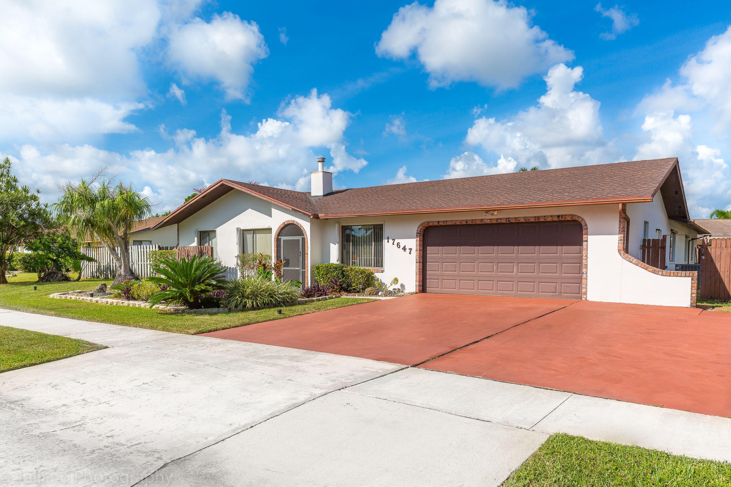 17647 Holly Brook Way Boca Raton, FL 33487 - Photo 2 of 12 Oversized Driveway