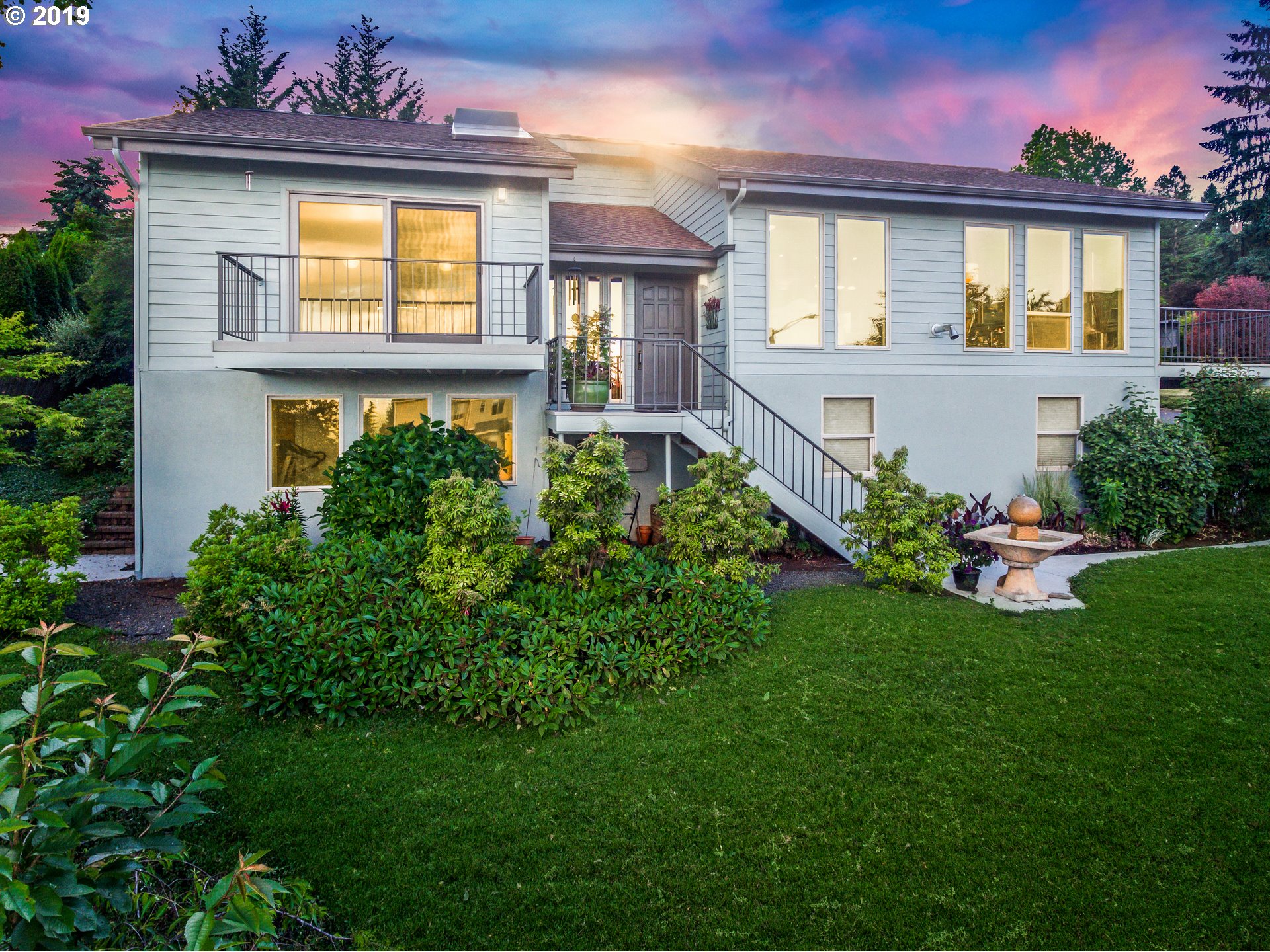 1119 Southwest 1st Street Dundee, OR 97115 - Photo 2 of 32 a front view of house with yard