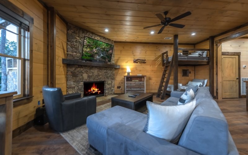 562 Blue Ridge Heights Drive Blue Ridge, GA 30513 - Photo 17 of 26 Additional View