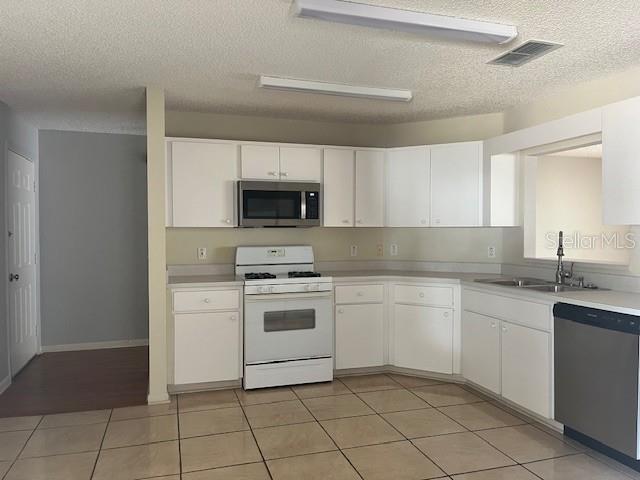 9758 Southwest 96th Street Ocala, FL 34481 - Photo 3 of 14