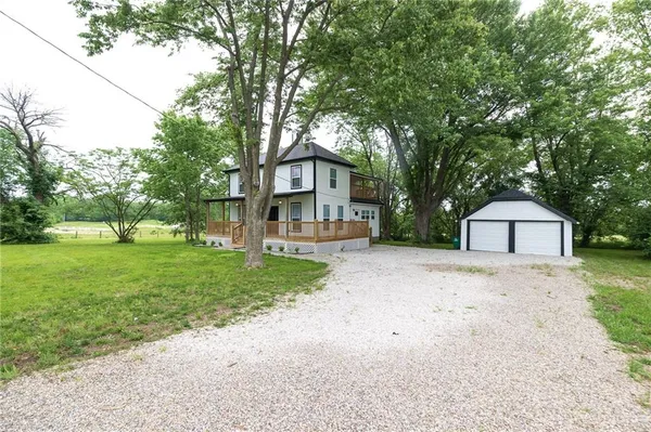 $499,900 | 21195 South Woodland Road, Spring Hill, KS 66083