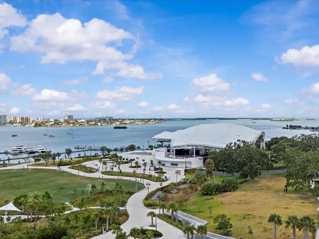 $839,000 | 331 Cleveland Street, Unit 806, Clearwater, FL 33755