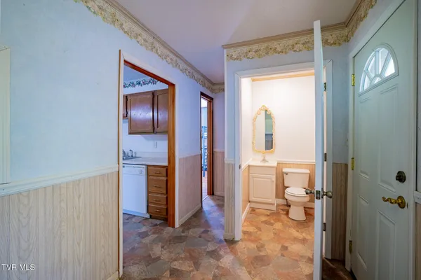 $260,000 | 2044 Siam Road, Elizabethton, TN 37643