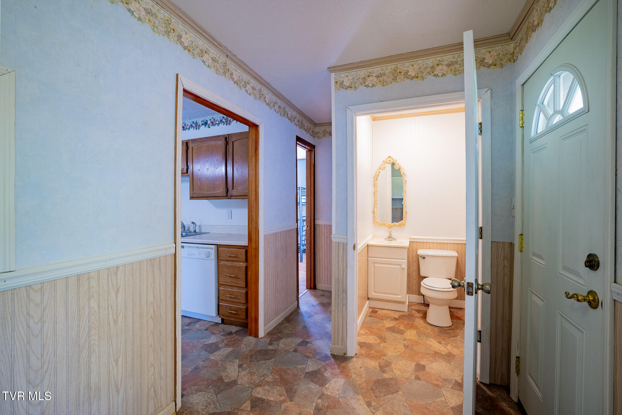 2044 Siam Road Elizabethton, TN 37643 - Photo 16 of 31 1R9A5055-HDR