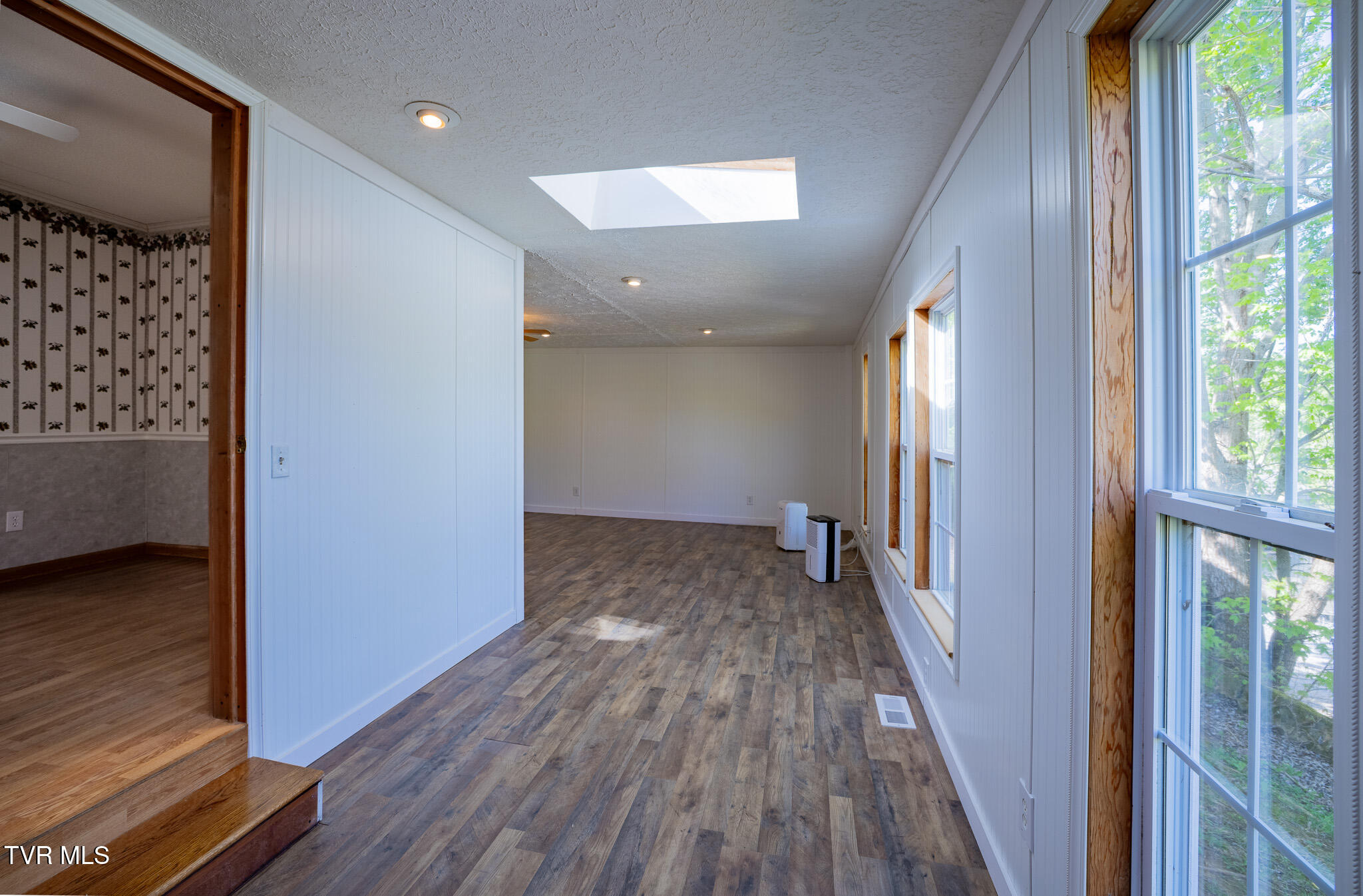 2044 Siam Road Elizabethton, TN 37643 - Photo 22 of 31 1R9A5070-HDR