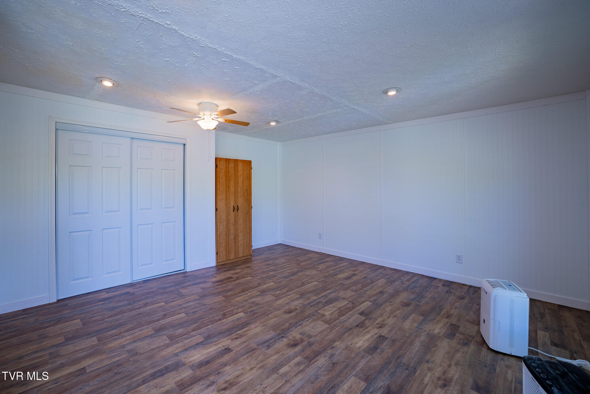2044 Siam Road Elizabethton, TN 37643 - Photo 23 of 31 1R9A5073-HDR