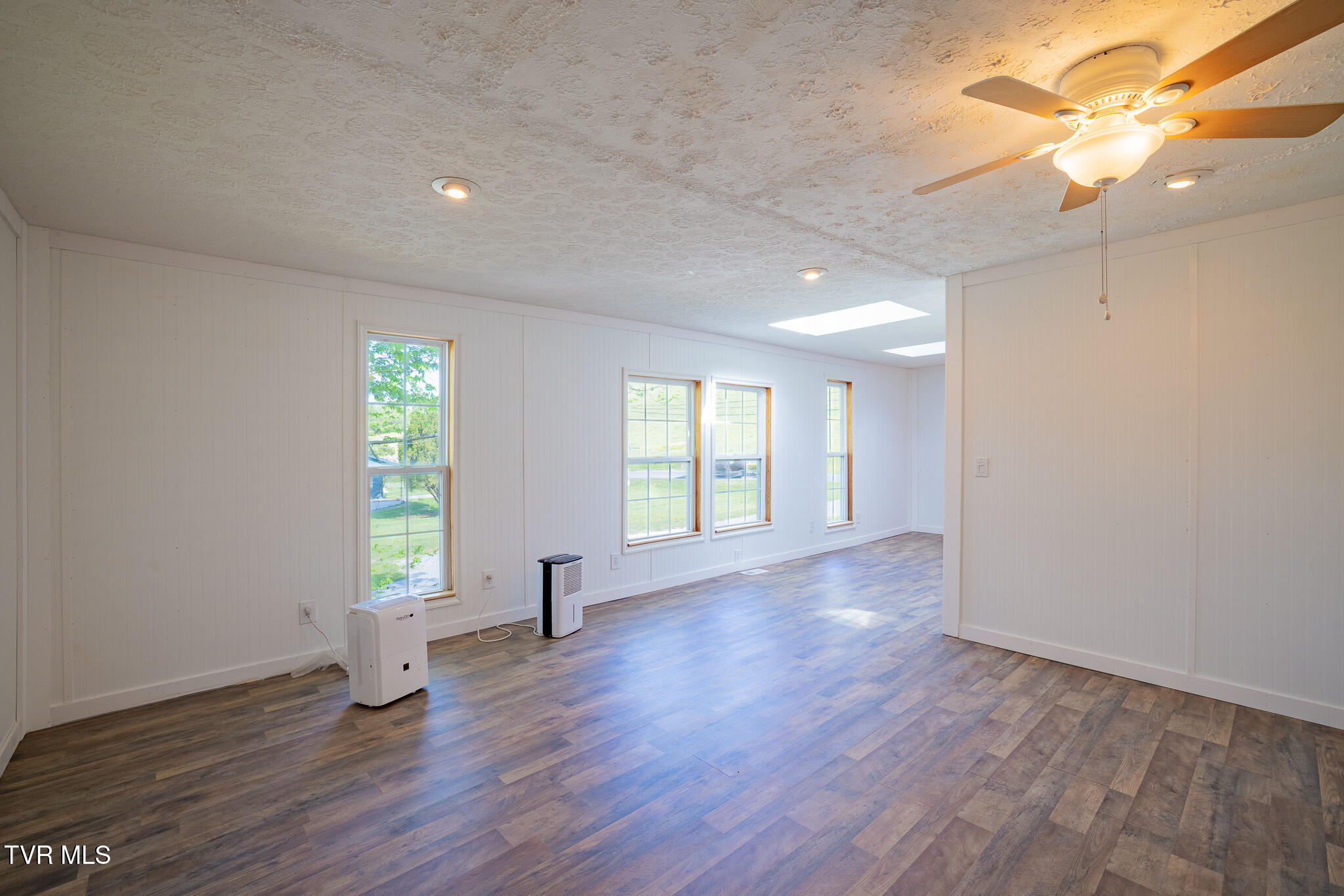 2044 Siam Road Elizabethton, TN 37643 - Photo 24 of 31 1R9A5076-HDR