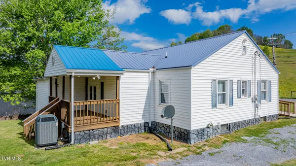 $260,000 | 2044 Siam Road, Elizabethton, TN 37643