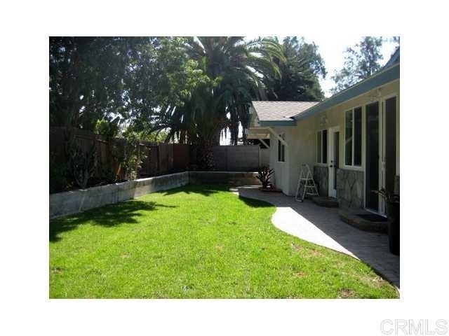 a black and white photo of a house