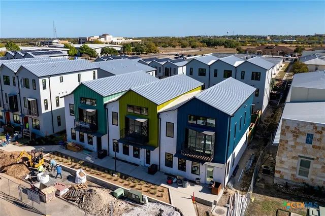 $699,900 | 1911 Dutton Drive, Unit B, San Marcos, TX 78666