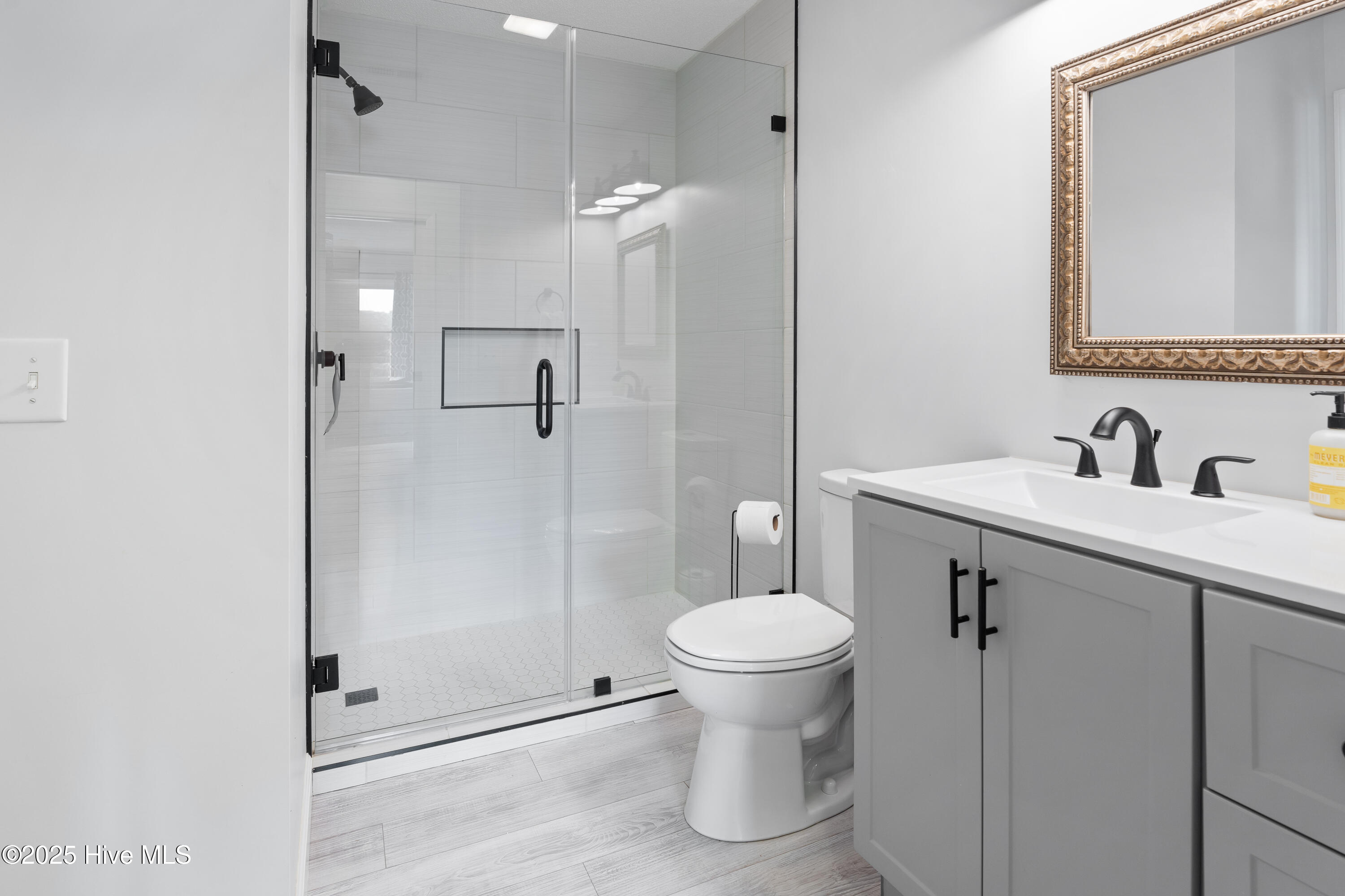 3350 Club Villas Drive, Unit 806 Southport, NC 28461 - Photo 10 of 18 Primary Bath