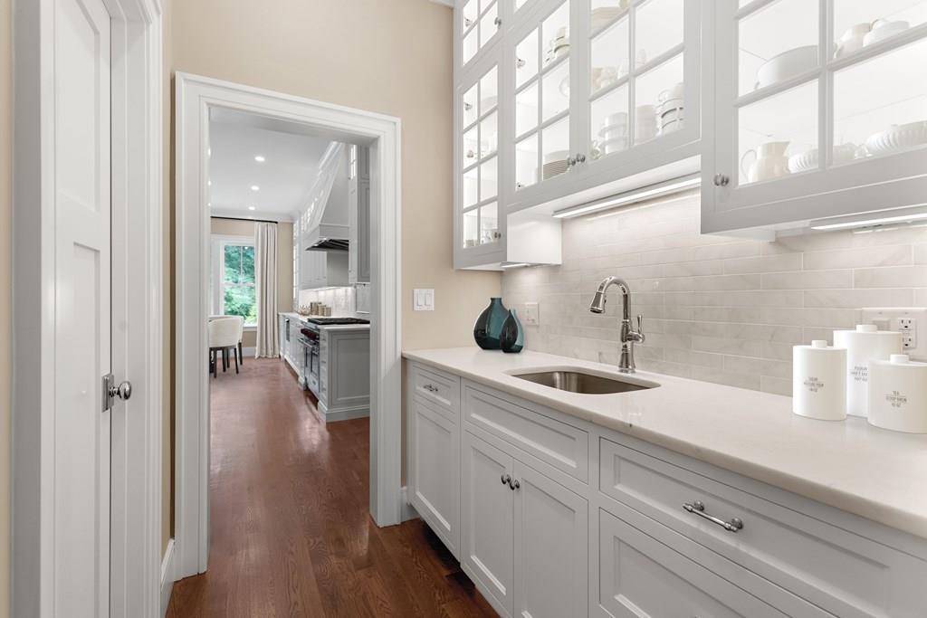 1 A Ledgewood Road Winchester, MA 01890 - Photo 9 of 23