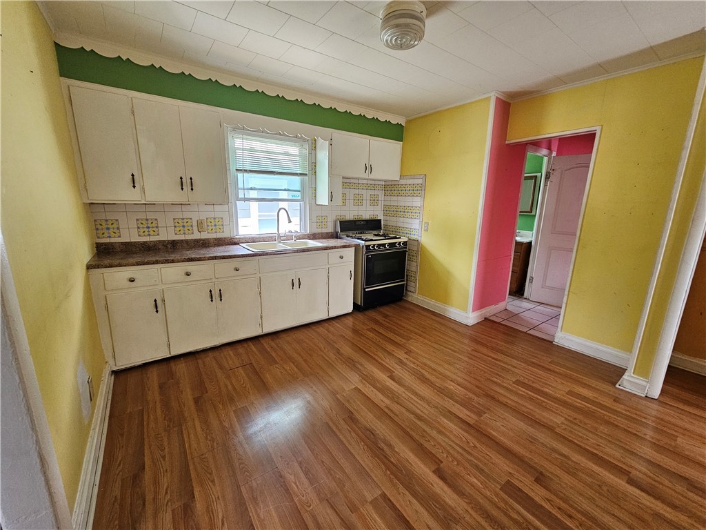 254 Anderson Avenue Rochester, NY 14607 - Photo 3 of 7
