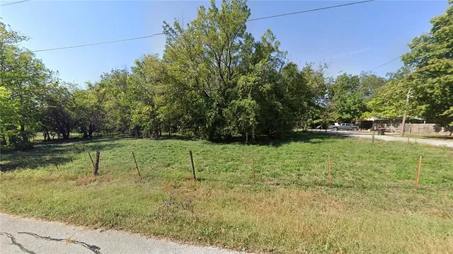 $7,000 | 402 South Pine Street, Arma, KS 66712