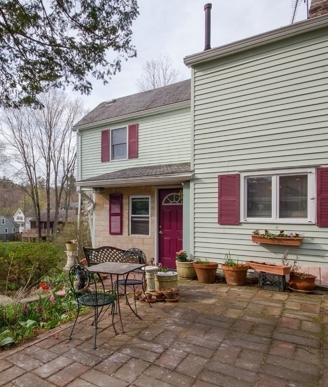 93 Spring Street Wakefield, MA 01880 - Photo 3 of 23 Gallery Image 3
