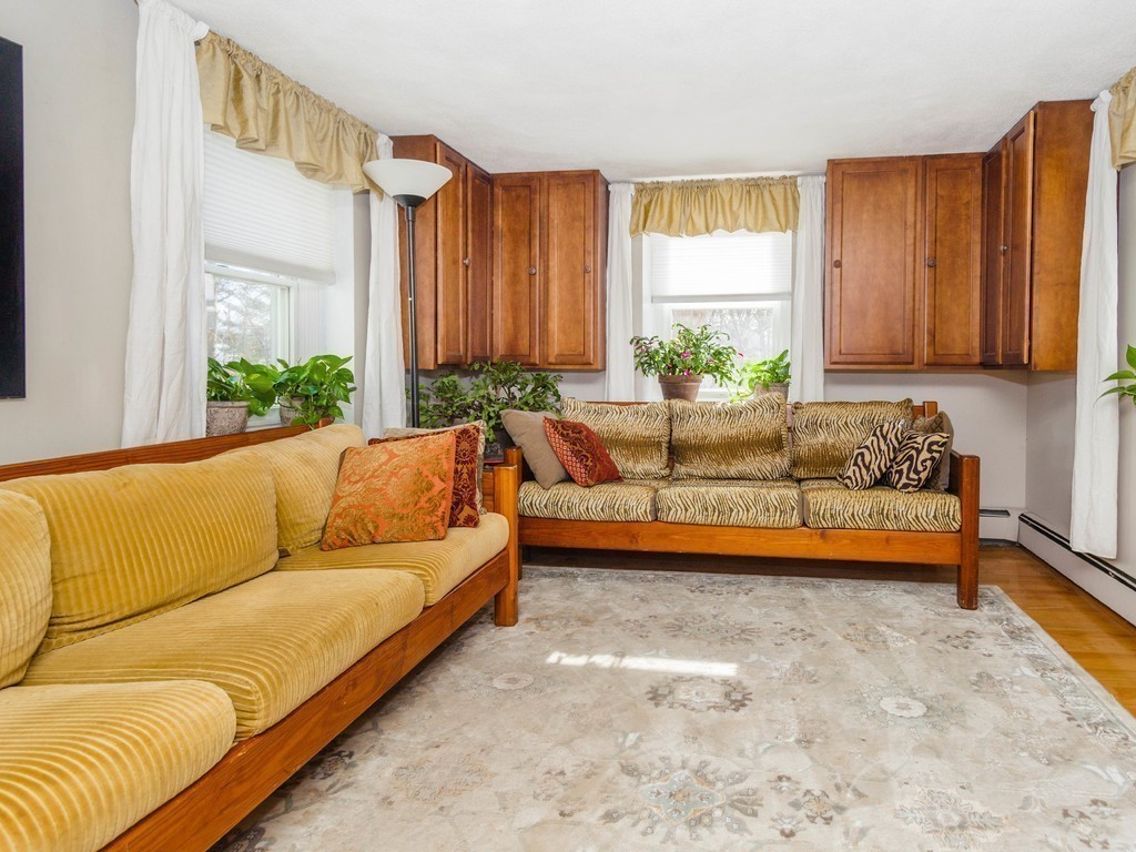 93 Spring Street Wakefield, MA 01880 - Photo 7 of 23 Gallery Image 7