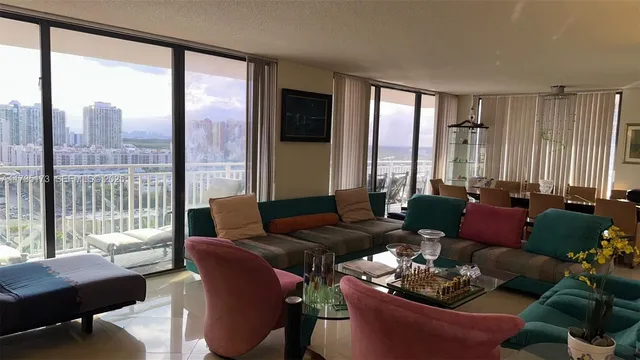 $825,000 | 210 174th Street, Unit 1909, Sunny Isles Beach, FL 33160