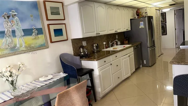 $825,000 | 210 174th Street, Unit 1909, Sunny Isles Beach, FL 33160