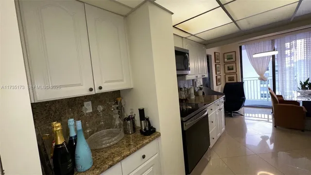 $825,000 | 210 174th Street, Unit 1909, Sunny Isles Beach, FL 33160