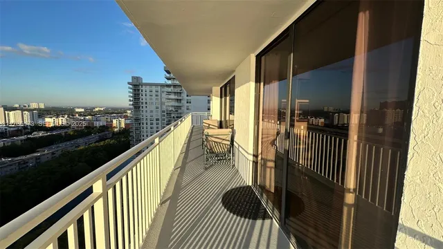 $825,000 | 210 174th Street, Unit 1909, Sunny Isles Beach, FL 33160