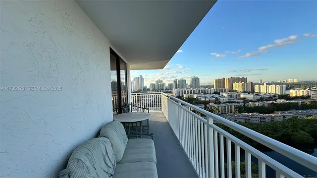 $825,000 | 210 174th Street, Unit 1909, Sunny Isles Beach, FL 33160