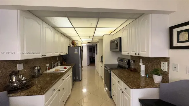 $825,000 | 210 174th Street, Unit 1909, Sunny Isles Beach, FL 33160