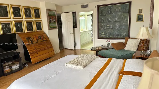 $825,000 | 210 174th Street, Unit 1909, Sunny Isles Beach, FL 33160