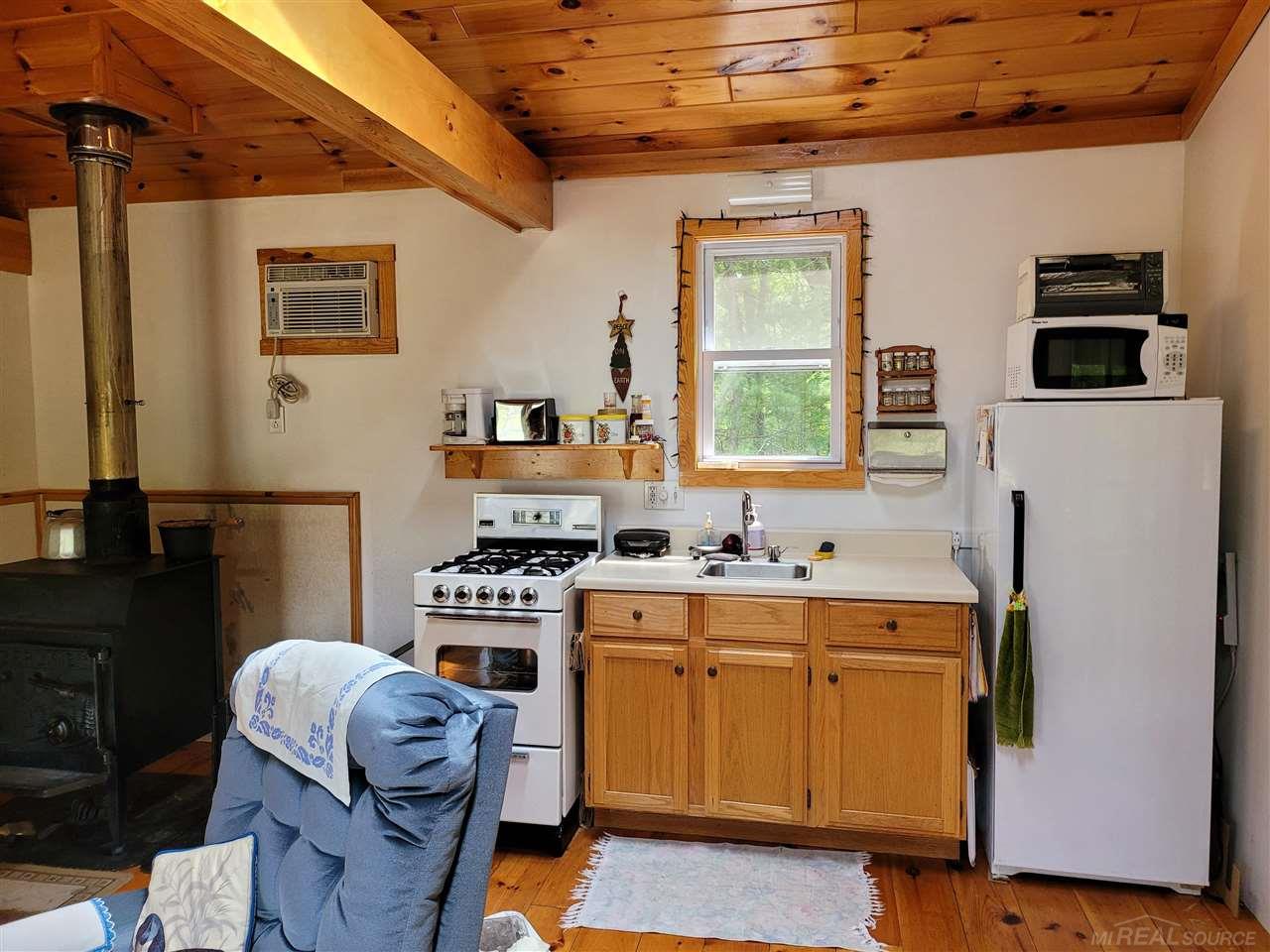 420 Ross Road Barton City, MI 48705 - Photo 13 of 67 50082714-12.JPG