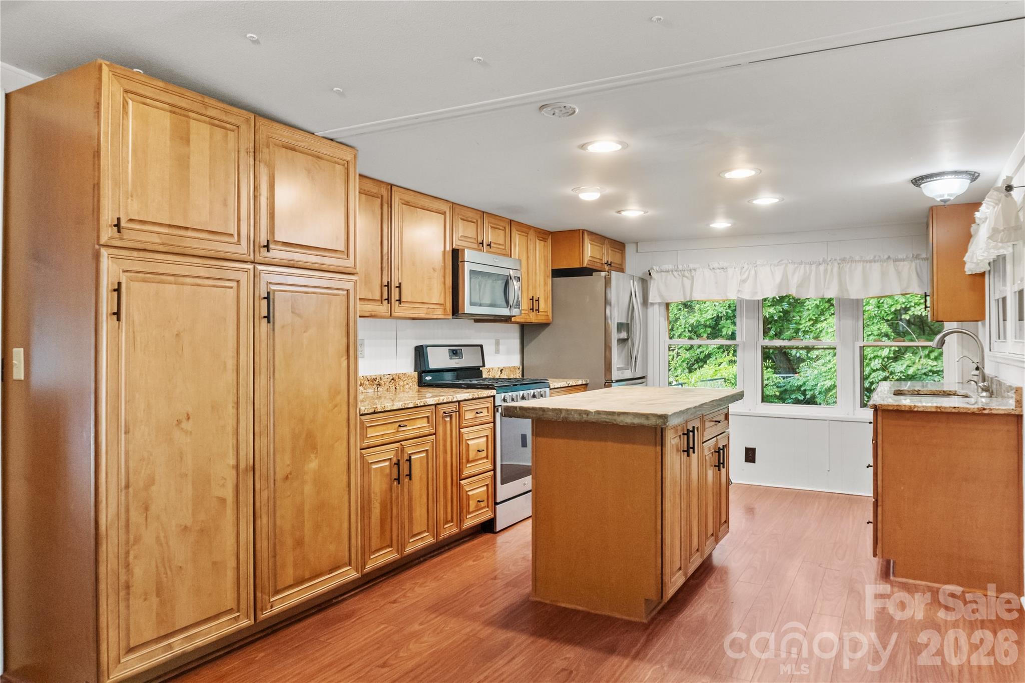 454 Hummingbird Lane Franklin, NC 28734 - Photo 7 of 48