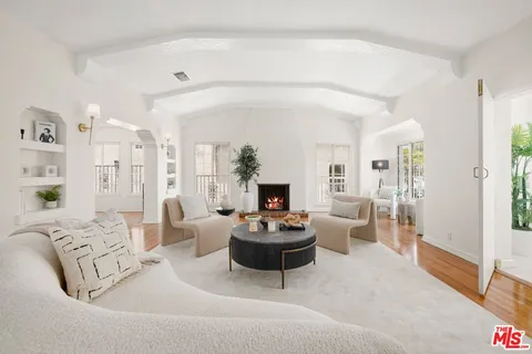 $2,350,000 | 155 North Detroit Street, Los Angeles, CA 90036