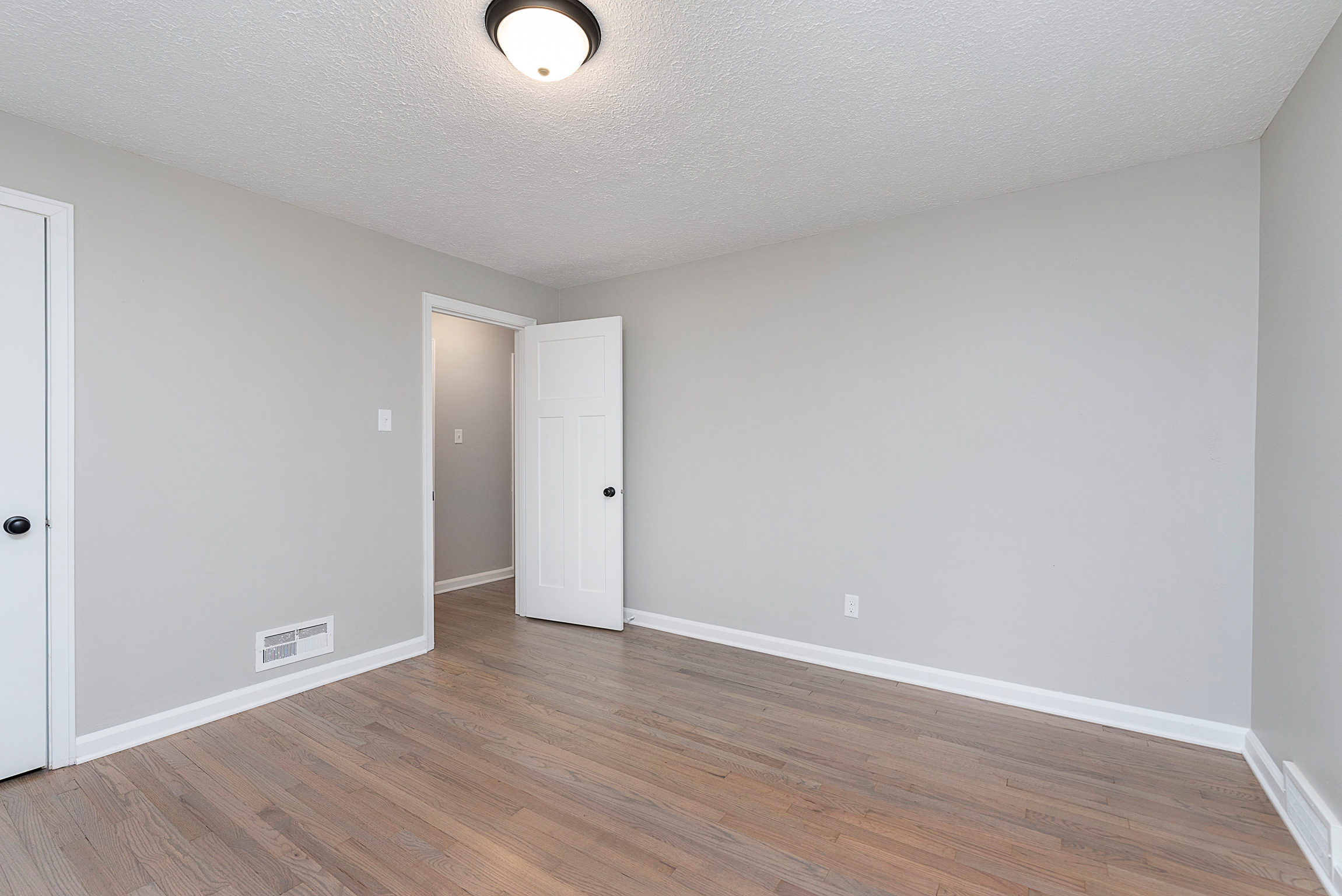 3230 Brill Road Indianapolis, IN 46227 - Photo 15 of 29 Gallery Image 15