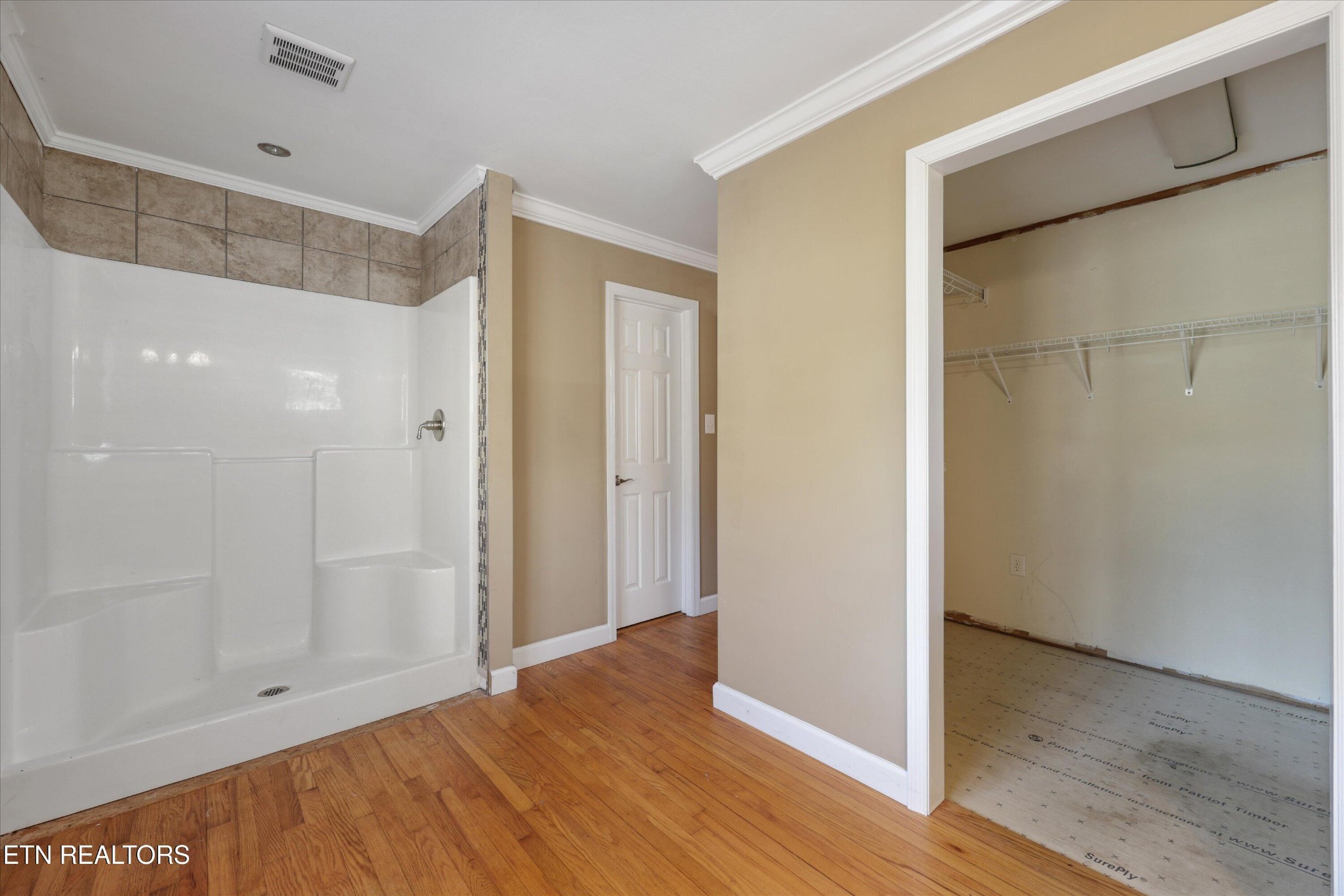 1221 Huntington Road Southwest Knoxville, TN 37919 - Photo 12 of 23 a bathroom with a shower and a glass door