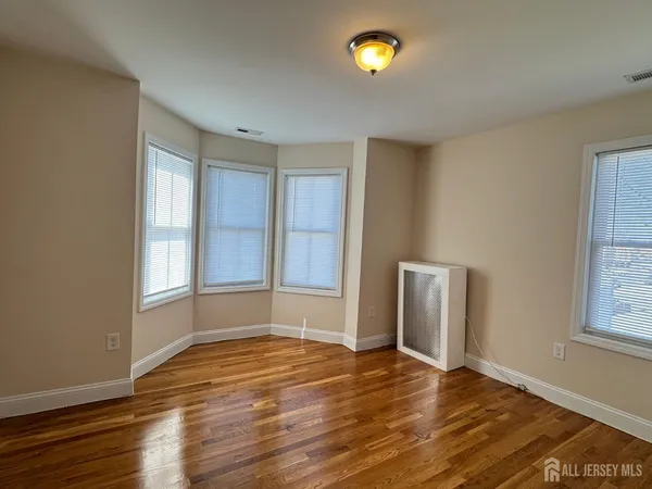$3,100 | 150 George Street, South Amboy, NJ 08879