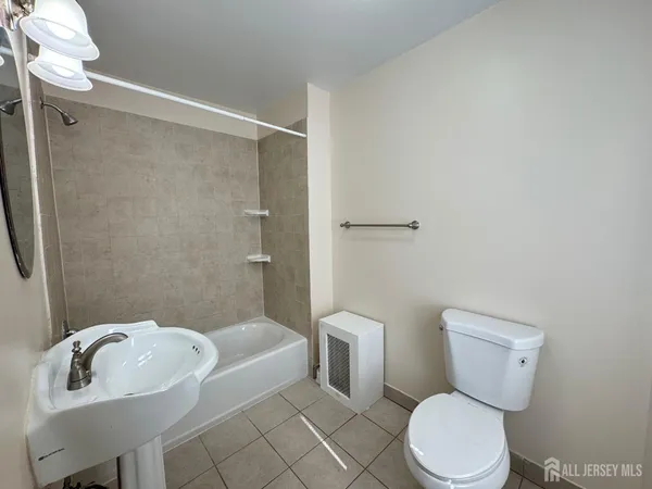 $3,100 | 150 George Street, South Amboy, NJ 08879