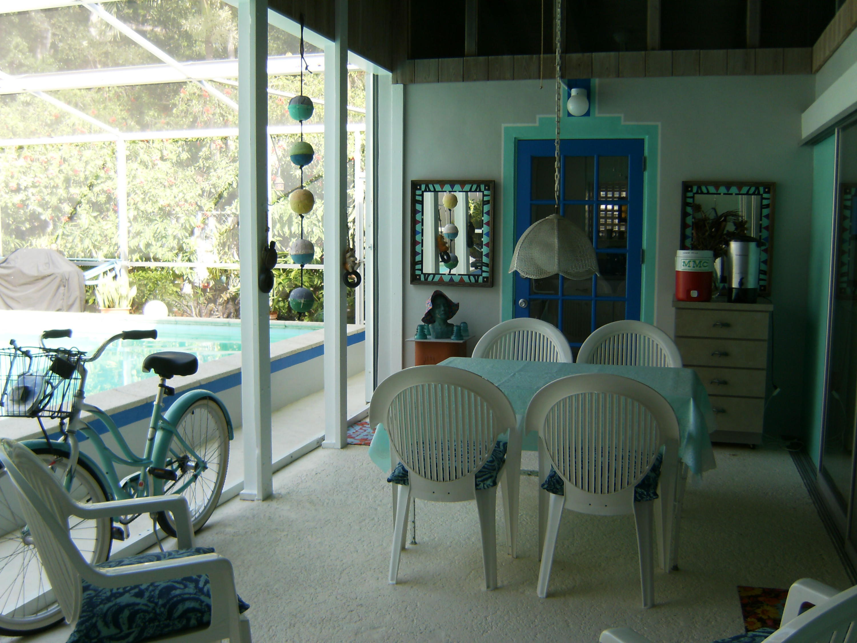 121 South Hammock Road Islamorada, FL 33036 - Photo 8 of 36 Lanai dining area