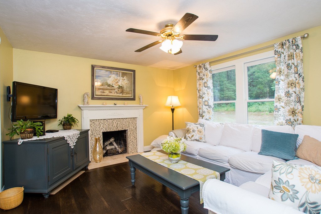 6 B Fox Hill Road Blackstone, MA 01504 - Photo 4 of 29 Gallery Image 4