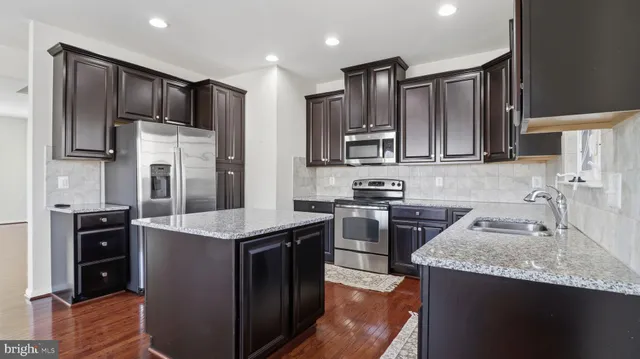 $599,900 | 12690 Lakeside Court, Woodbridge, VA 22192