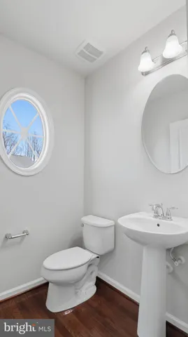 $599,900 | 12690 Lakeside Court, Woodbridge, VA 22192