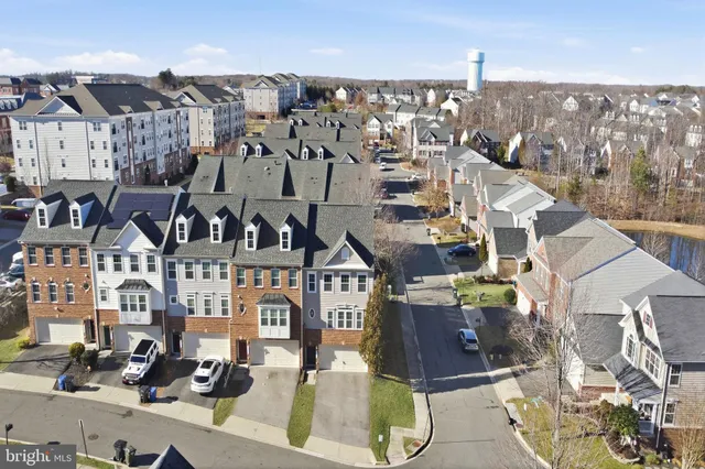 $599,900 | 12690 Lakeside Court, Woodbridge, VA 22192