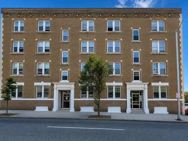 $254,900 | 29 Irving Street, Unit 8, Worcester, MA 01609