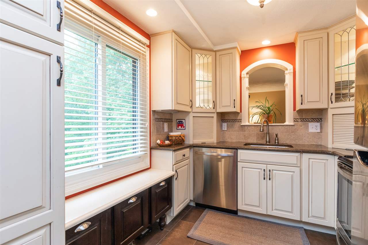 65 Thornhill Road Stratham, NH 03885 - Photo 9 of 35