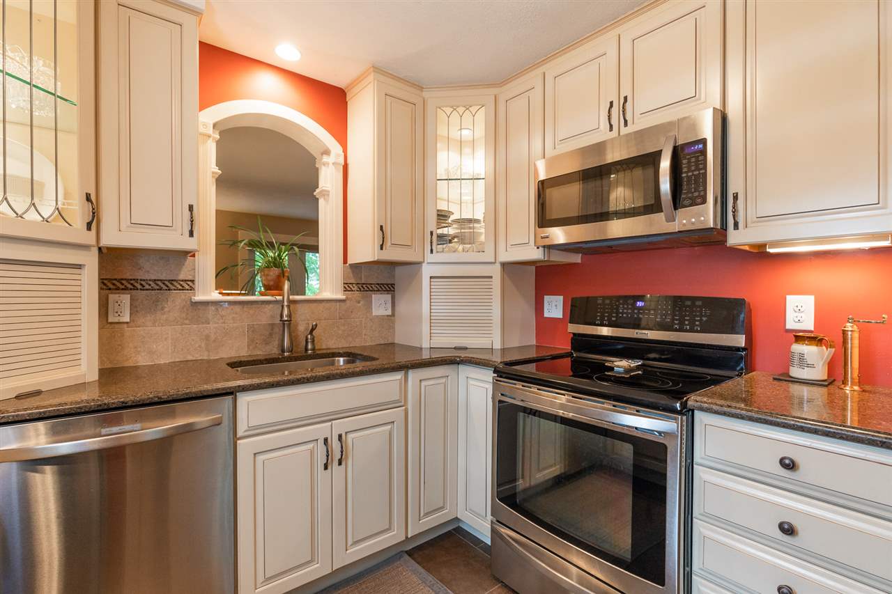 65 Thornhill Road Stratham, NH 03885 - Photo 10 of 35