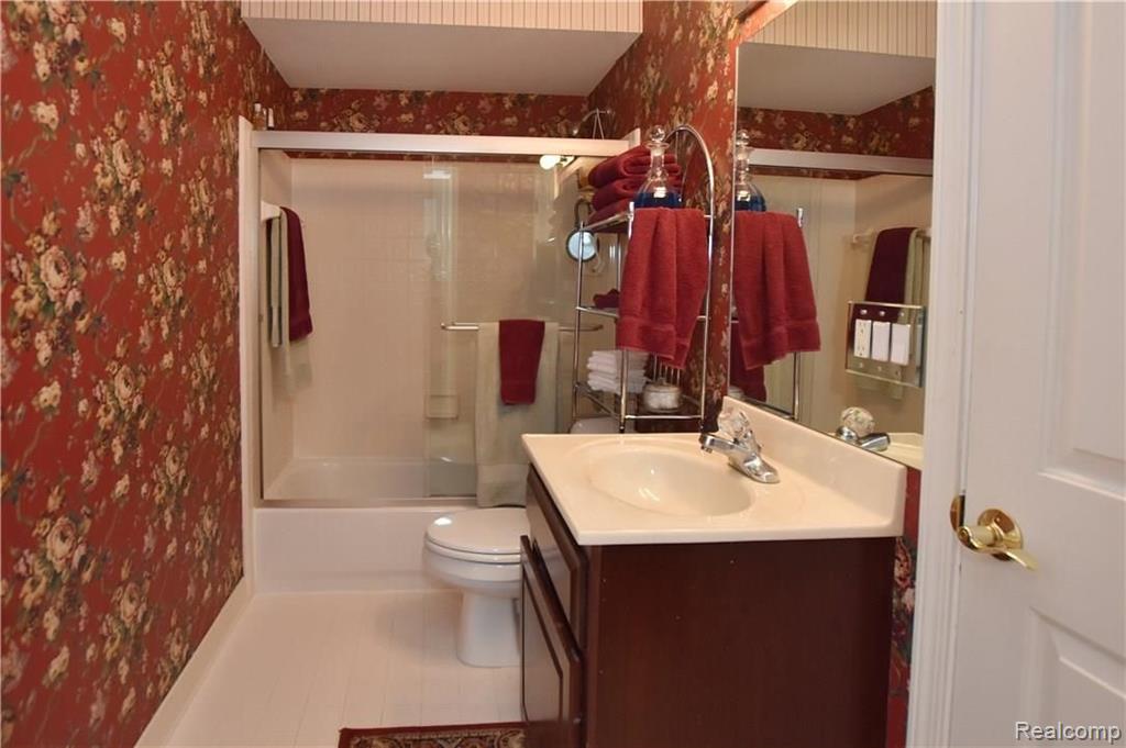 3638 Nesting Ridge Drive Rochester Hills, MI 48309 - Photo 28 of 45