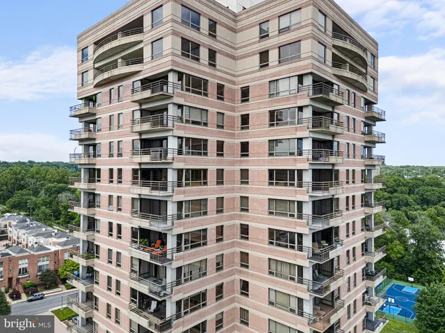 $865,000 | 1100 Lovering Avenue, Unit 1304, Wilmington, DE 19806